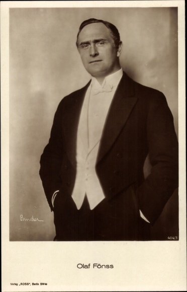 Postcard actor Olaf Fönss, portrait in suit, Ross 404/3