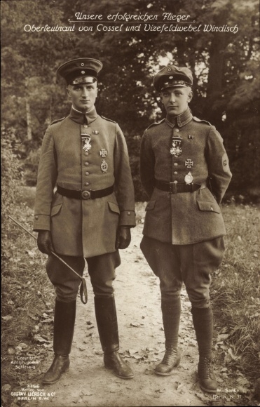 Postcard fighter pilot Lieutenant von Cossel and Vice Sergeant Windisch, medal