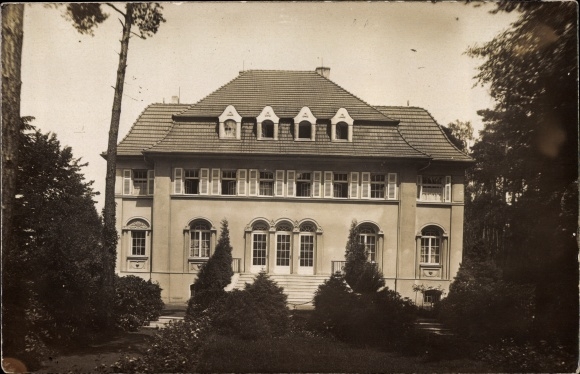 Photo Postcard Dresden Klotzsche, view of a villa, Richard Wagner Straße 26