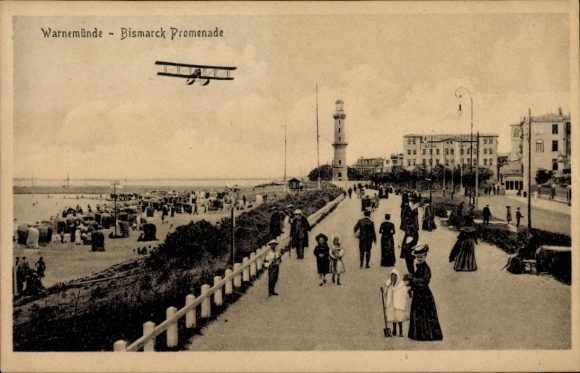 Postcard Ostseebad Warnemünde Rostock, Bismarck Promenade, double-decker