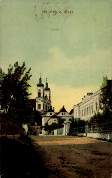 Ak Garsten in Oberösterreich, Straßenpartie, Kirche