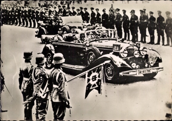 Ak Adolf Hitler und Benito Mussolini im Mercedes, Parade