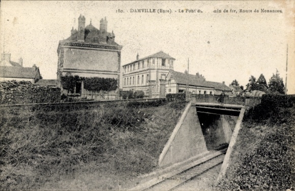 Postcard Damville Eure, view of bridge, building with bricks, rural surroundings