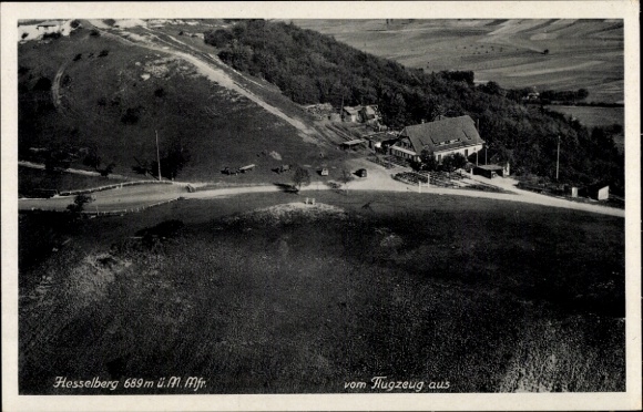 KP Unterschwaningen am Hesselberg Środkowa Frankonia, zdjęcie lotnicze, 689 m n.p.m., budynki, krajobraz