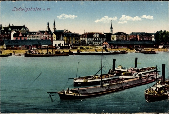Ak Ludwigshafen am Rhein,  Schiffe im Wasser, Stadtansicht, 