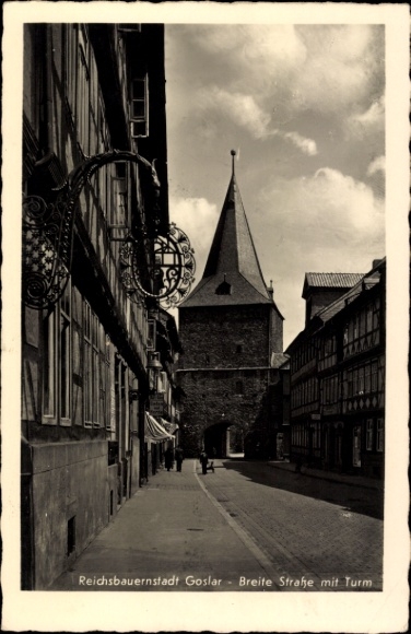 Ak Goslar am Harz, Reichsbauernstadt  Breite Straße, Turm,  Gebäude