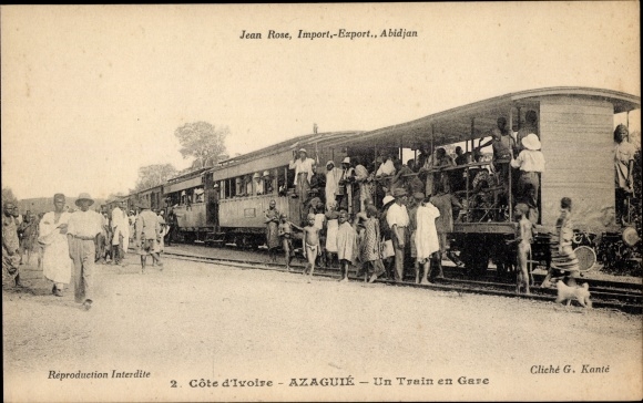 Ak Azaguié Elfenbeinküste, Un Train en Gare