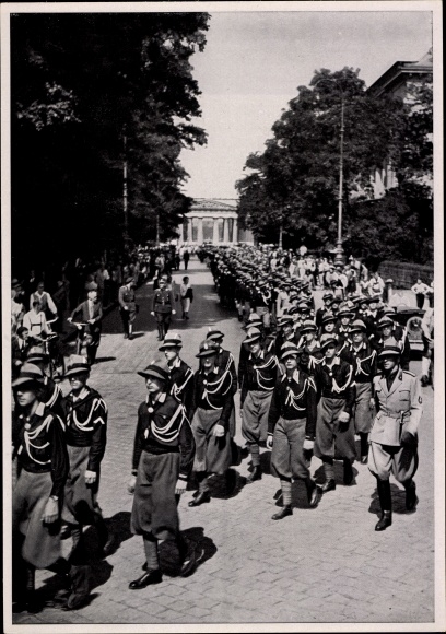 Sammelbild Deutschland erwacht, Die Avanguardia besucht das Braune Haus in München 1932