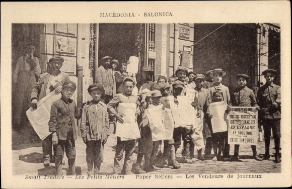 Postcard Thessaloniki Greece, Petits Métiers, Vendeurs de journaux, Newspaper vendors