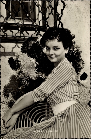 Ak Schauspielerin Ingrid Andree in Ein Stück vom Himmel, Portrait,