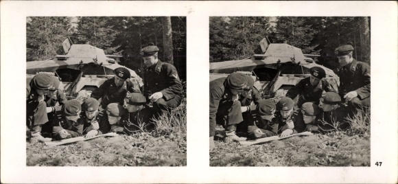 Stereo spatial image photo &quot;The Battle in the West&quot;, No. 47 tank soldiers are instructed on a map