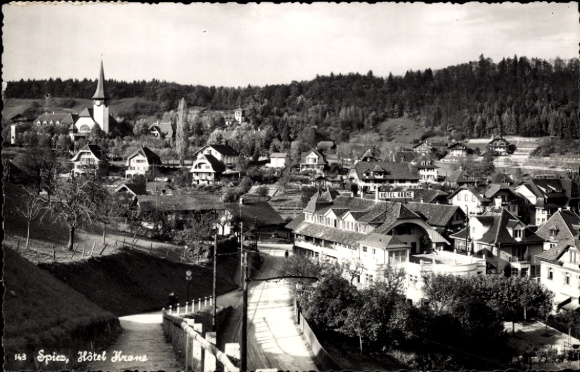KP Spiez nad jeziorem Thun Kanton Berno, Spies, Hotel Krone, krajobraz z domami, kościołem, drzewami