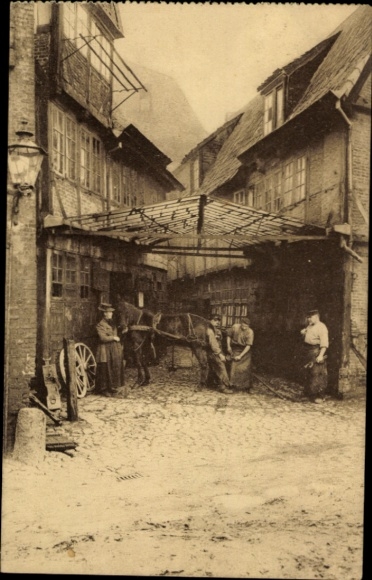 Postcard Hamburg, Blacksmiths Kurze Mühren, Horse