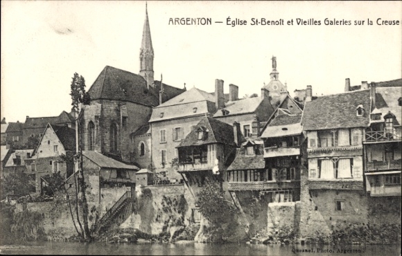 Postcard Argenton sur Creuse Indre, Old buildings, Church of St-Benoît, River Creuse, picturesque landscape