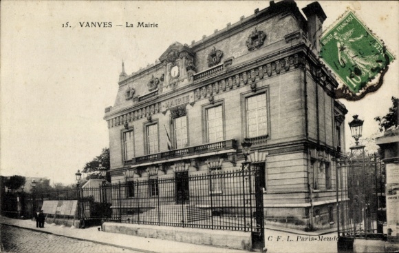 Postcard Vanves Hauts de Seine, Vanves town hall, s building, fence, street view