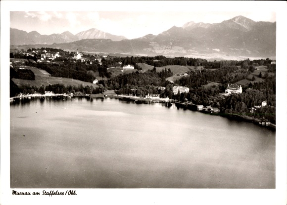 Murnau am Staffelsee, Black Forest landscape, idyllic lake, mountains in the background