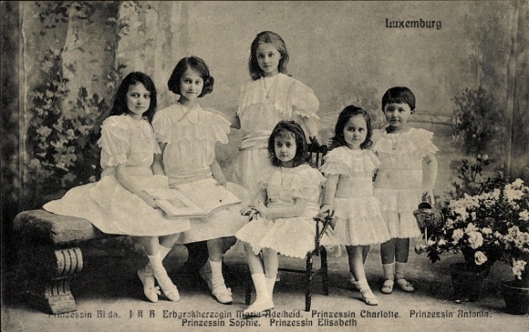 Postcard Hereditary Princess Maria Adelheid of Luxembourg, Hilda, Sophie, Elisabeth, Charlotte, Antonia