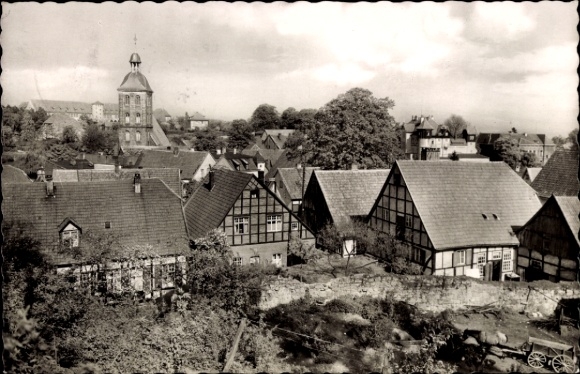 Ak Tecklenburg am Teutoburger Wald Westfalen, Blick auf  Fachwerkhäuser, Kirchturm, ländliche Umg