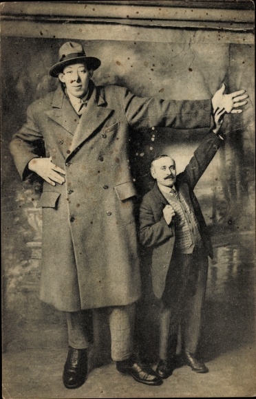 Postcard Le Géant Savoyard, Ferdinand Contat, 2.35 m high