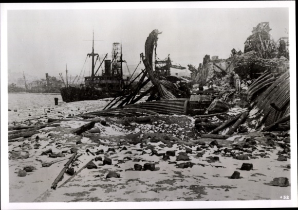 Photo Hoffmann, The port of Feodosiya in the Crimea destroyed by German bombers, Feb. 1942