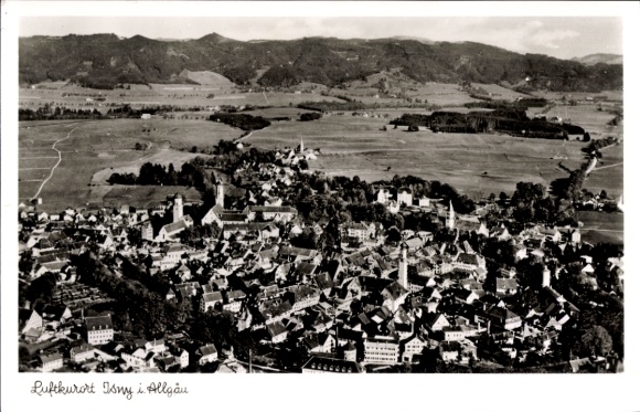 Ak Isny im Allgäu, Luftaufnahme von Isny, Allgäu, Landschaft, Stadtansicht, historisch