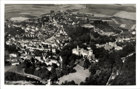 Ak Waldenburg in Sachsen, Gesamtansicht, Fliegeraufnahme
