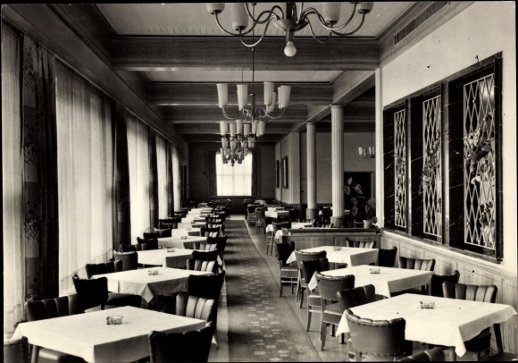 KP Wolgast w Meklemburgii-Pomorzu Przednim, restauracja HO Four Seasons, widok wnętrza