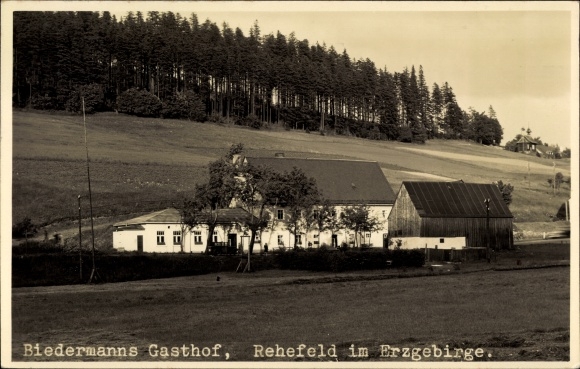 Photo Postcard Rehefeld fence house Altenberg in the Ore Mountains, Biedermanns inn, forest slope, fields