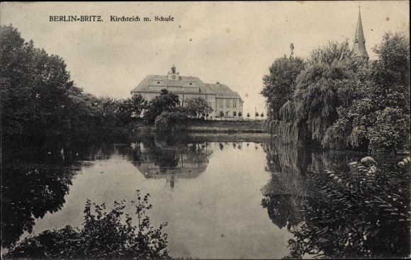 PC Berlin Neukölln Britz, church pond with a view of the school