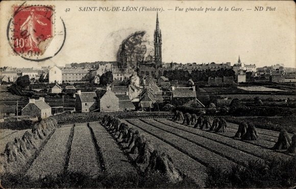 Postcard Saint Pol de Leon Finistère, Vue generale prize de la Gare