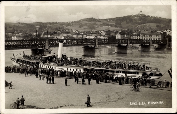 Ak Linz an der Donau Oberösterreich, Eilschiff, Dampfer, Brücke