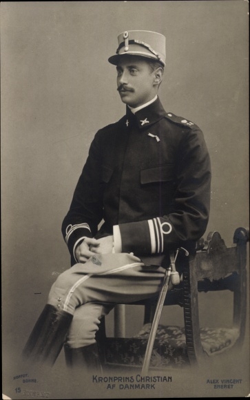 Postcard Crown Prince Christian of Denmark, portrait in uniform