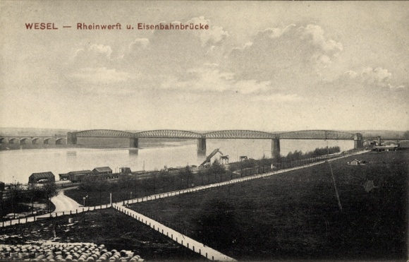 Ak Wesel am Niederrhein, Rheinwerft, Eisenbahnbrücke
