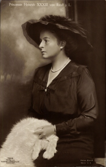 Postcard Princess Heinrich XXXIII of Reuss j. L., Princess Victoria Margaret of Prussia, portrait