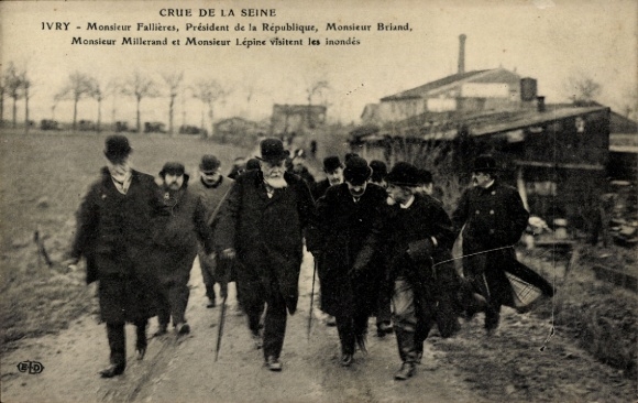 Ak Ivry sur Seine Val de Marne, Président Fallières, Briand, Millerand, Lépine, Hochwassergebiet