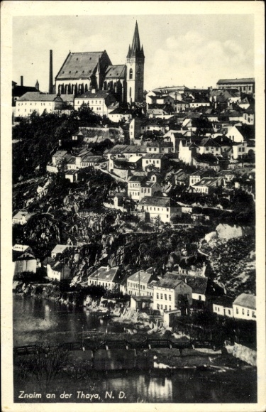 Ak Znojmo Znaim an der Thaya Südmähren, Stadtansicht, Kirche, Gebäude, Landschaft, Fluss
