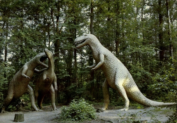 Ak Kleinwelka Bautzen in Lausitz, Dinosaur Park, Camtosaurus en Antrodemus
