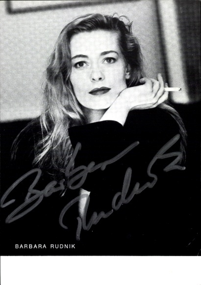 Ak-actrice Barbara Rudnik, portret, sigaret, handtekening