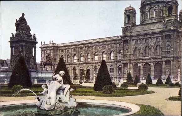 KP Wiedeń 1 Śródmieście, Pomnik Cesarzowej Marii Teresy, Muzeum Państwowe