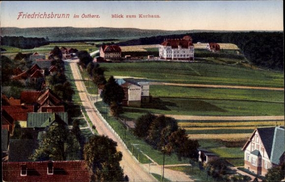 Ak Friedrichsbrunn Thale im Harz, Friedrichsbrunn im Ostharz, Blick zum Kurhaus, ländliche Landsc