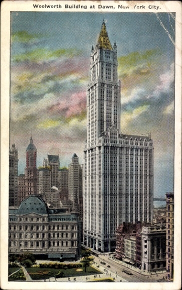 Postcard New York City USA, Woolworth Building, tall architecture, impressive height, sunbeams