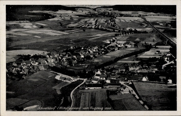 Ak Schnelldorf in Mittelfranken, Luftaufnahme von  Landschaftsübersicht, 