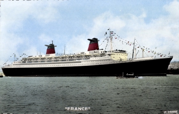 Postcard Le Havre Seine Maritime, The French ship France is in the port of Le Havre.