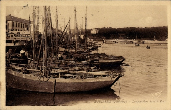 Ak Audierne Finistère, Hafen mit Booten, Langustenschiffe, Text in Französisch