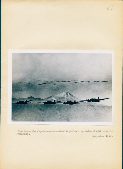 Photo Japanese fighter planes in formation flying over Mount Fujiyama, August 1942