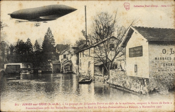 CPA Juvisy-sur-Orge Essonne, Le passage du dirigeable Patrie