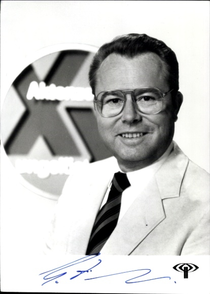 Ak Schauspieler, Fernsehmoderator Eduard Zimmermann, Aktenzeichen XY ungelöst, Portrait, Autogramm