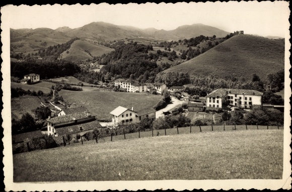 Postcard Dancharinea Dantxarinea Navarra, French part and Spanish part