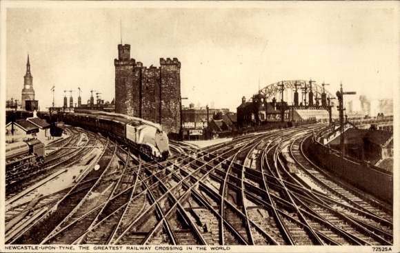 Postcard Newcastle upon Tyne Northumberland England, station, track side, steam locomotive