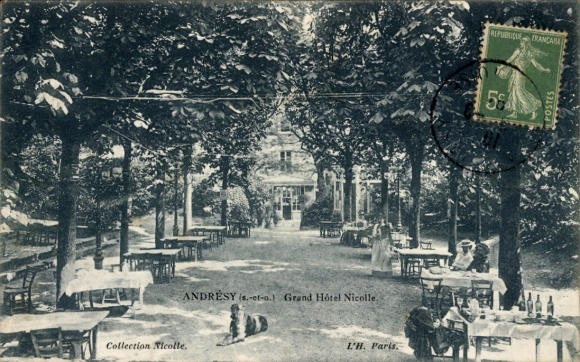 Ak Andrésy Yvelines, Grand Hotel Nicolle, Garten mit Tischen und Stühlen, ruhige Atmosphäre